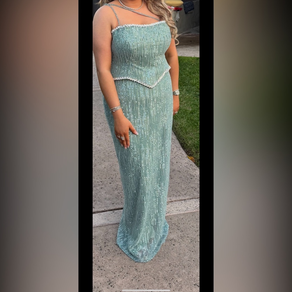 Elegant Green Sequin Dress